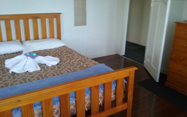 Fitzroy Hotel – Guest Rooms – Rockhampton