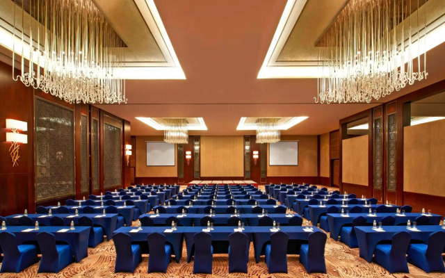 Four Points by Sheraton Shanghai, Daning