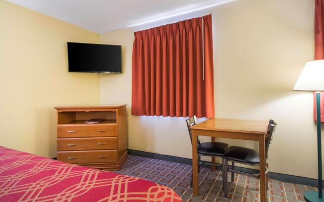 Econo Lodge Lansing - Leavenworth