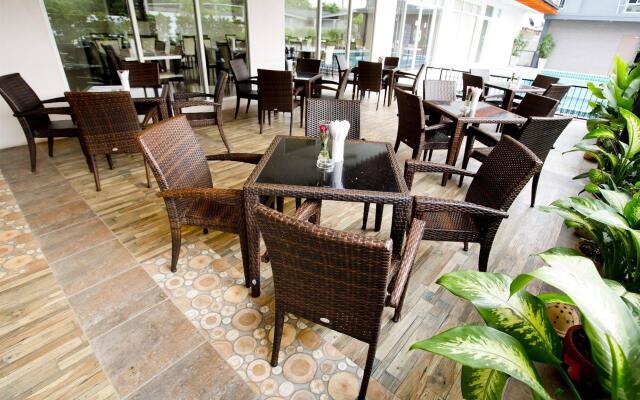 Sinsuvarn Airport Suite