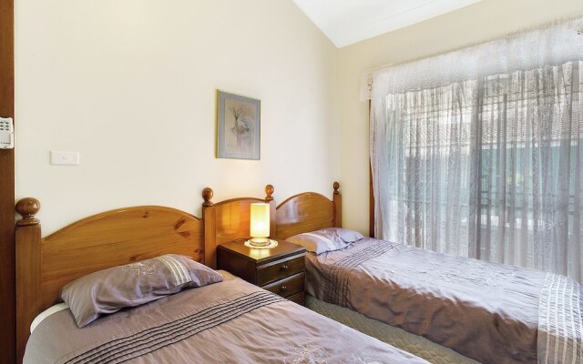 Macadamia Court, 2/8 Government Road