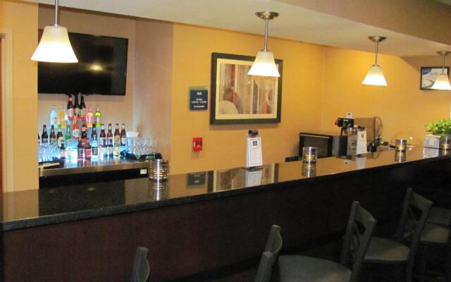 Cobblestone Inn & Suites - Ambridge