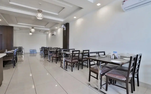 OYO 15914 Hotel Kruti