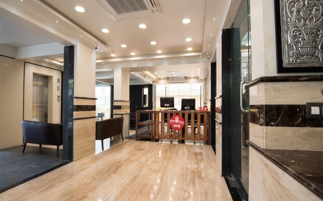 OYO 9721 Hotel SR Rooms