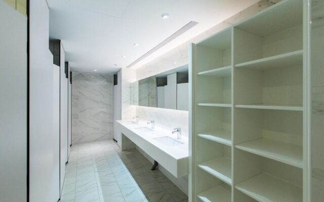 Houze Hostel