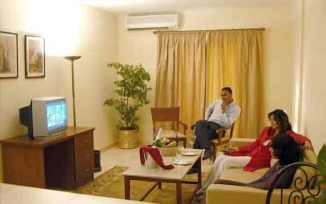 Golden Carven Hotel