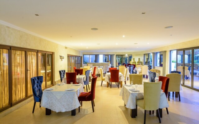 Equestrian Royal Hotel Boutique & Spa