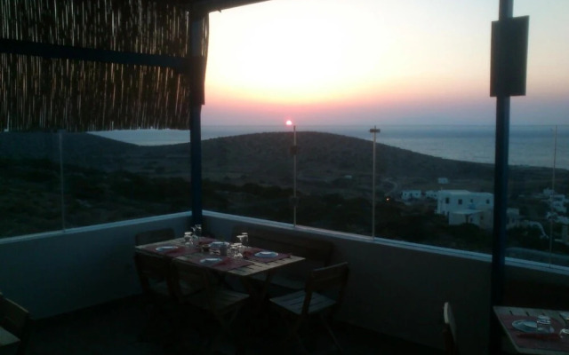 Aiolos Hotel