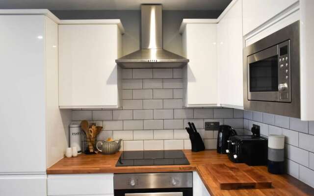 Stylish 1 Bedroom Apartment Near The City Centre