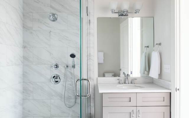 Magazine Street Deluxe Suites by Sonder