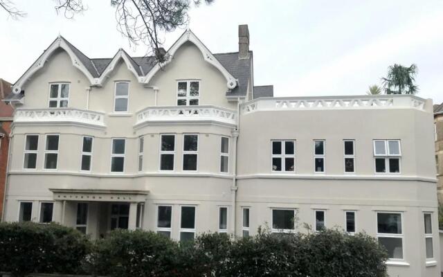 New Family Apartment Walking Distance to the Beach