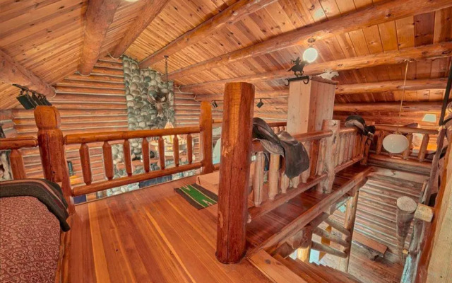 Macker's Cabin by JHRL