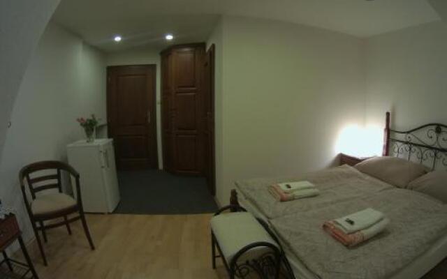 Guest House Tri Korunky
