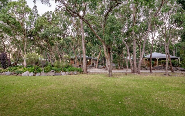 Honeysuckle Cottages Stanthorpe