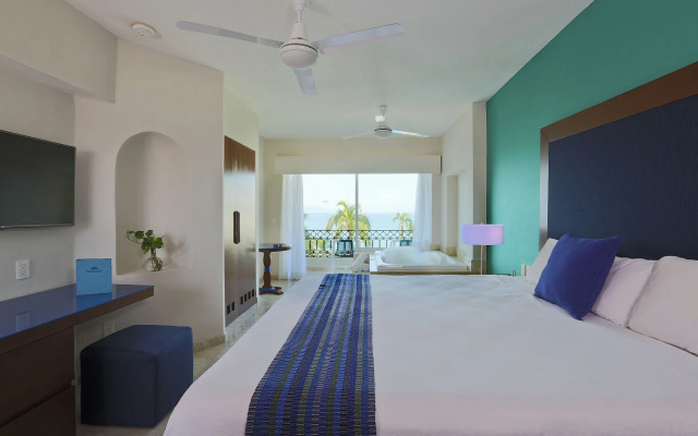 Crown Paradise Golden Puerto Vallarta All Inclusive