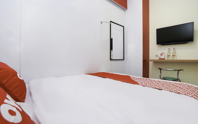 SUPER OYO Flagship 3688 Pot Art