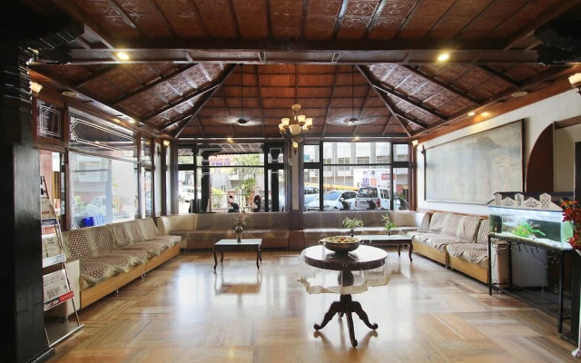 OYO Premium Light House Hill