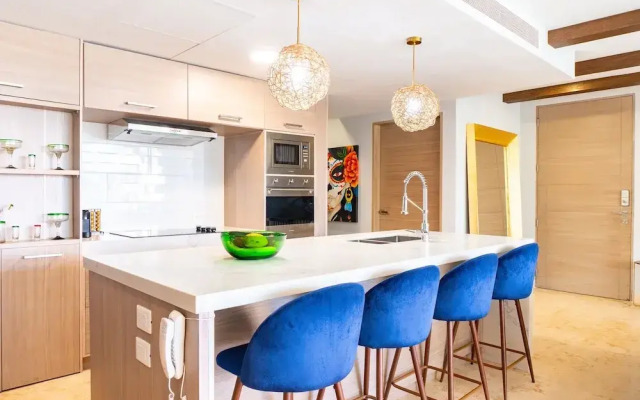 Elements 214 2 Bedroom Condo by RedAwning