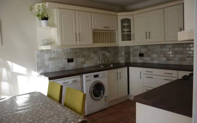 Modern 3 Bedroom Dublin House Near The Sea