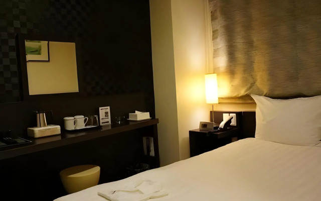 Hamilton Hotel Black