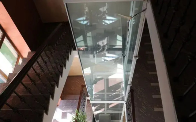 Villa Hyusisayin Charagayt