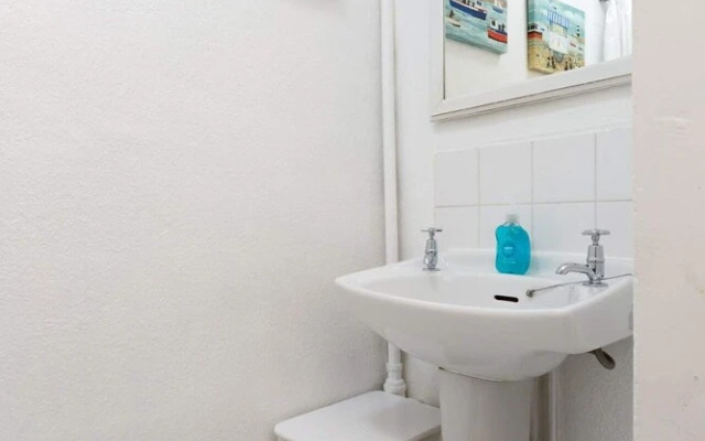 Homely 1 Bedroom Flat Near Haymarket Station