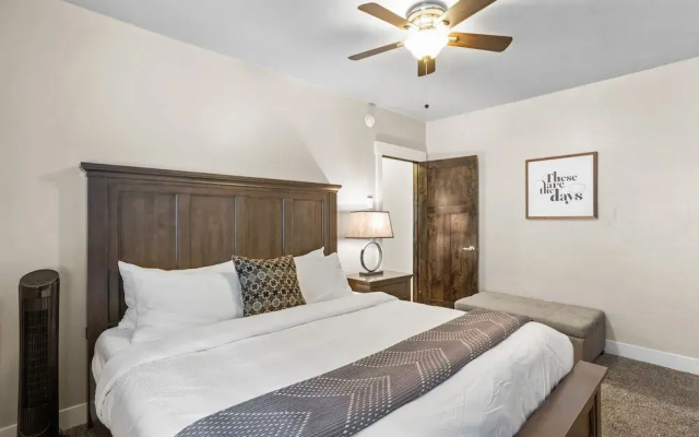 The Yellowstone Hideaway Unit B