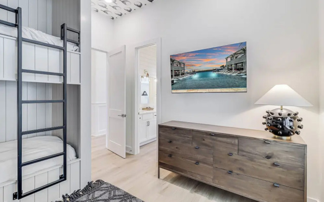 That Beachfront Vibe 140 TUC