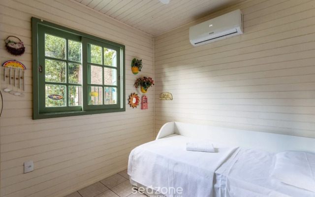 Pleasant Townhouse w/ BBQ 90m From the Sea Rdd657