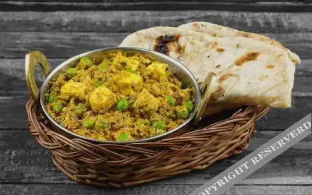 Spot On 87675 Hotel Meera Dham