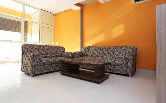 OYO 14822 Rose Residency