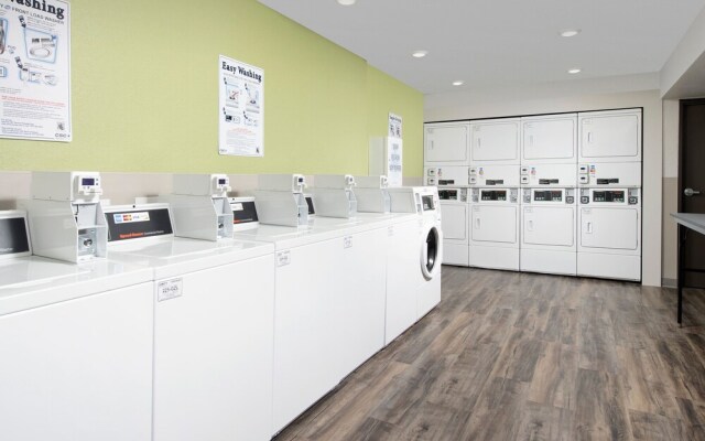 Extended Stay America Select Suites Tampa Brandon East