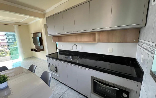 Aprecie Mariscal Nesta Hospedagem a 150 M do Mar - V4