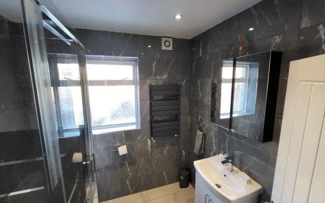 Top Luxury 2 bed Apartment - London