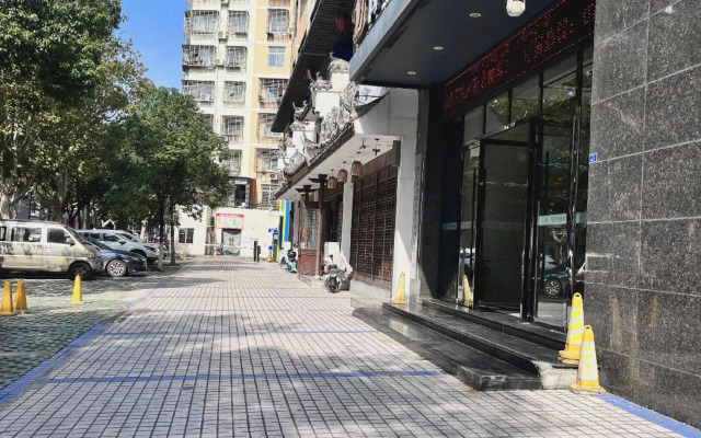 SET Chain Hotel (Jingmen Jingchu University of Technology Zhuyuan)