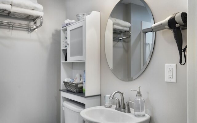 Downtown Galena Spacious Apartment 2 Bedroom Apts