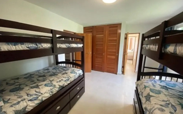 Newly Remodeled Townhouse w Private Pool Sc40
