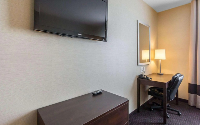 Comfort Inn & Suites