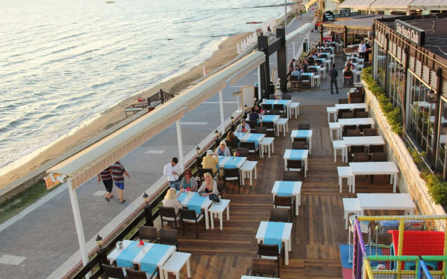 Side Beach Club Hotel