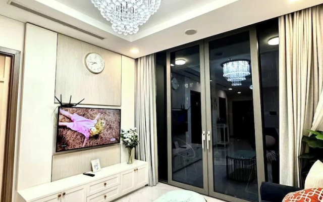 The Emerald Suites at Landmark 81