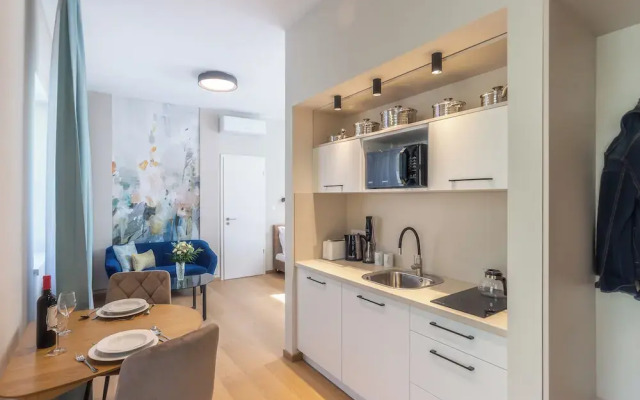 Nemes Apartment The Petite