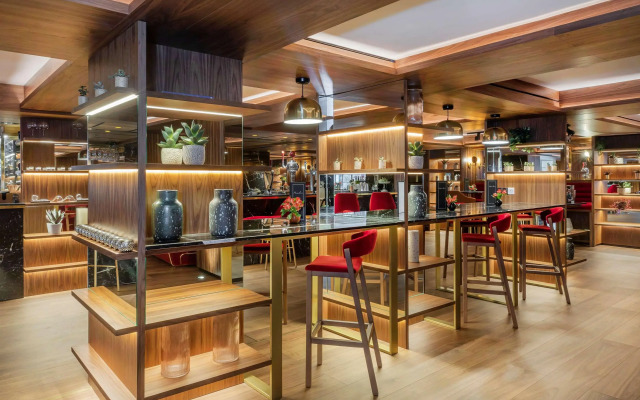 Melia White House Apartments