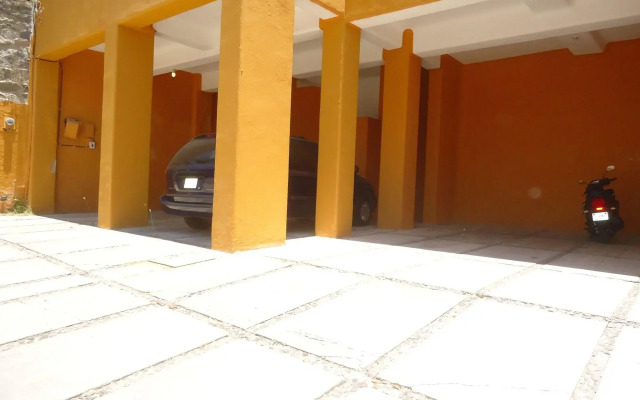 Casa Mexicana La Reyna