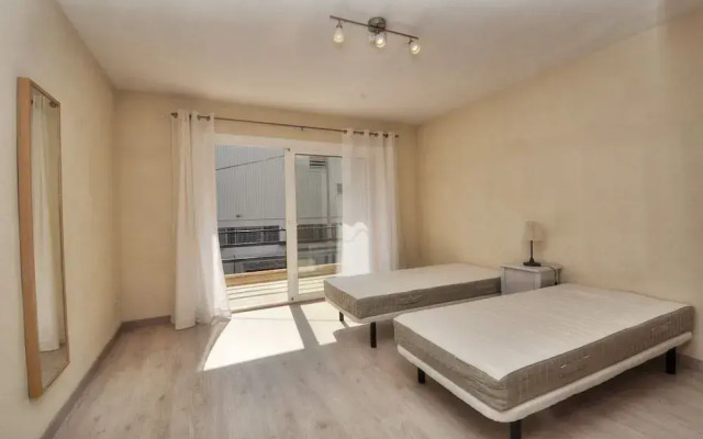 Big Apartment Caprabo