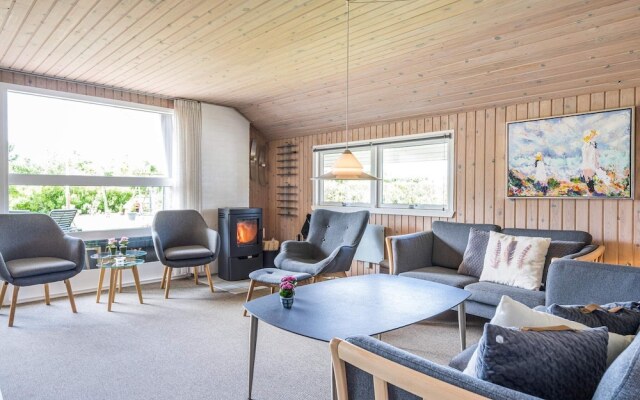 6 Person Holiday Home in Hemmet