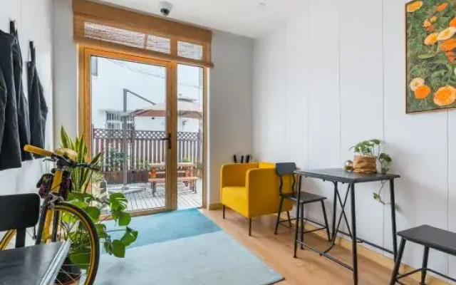 Zhuxia Hostel Guesthouse