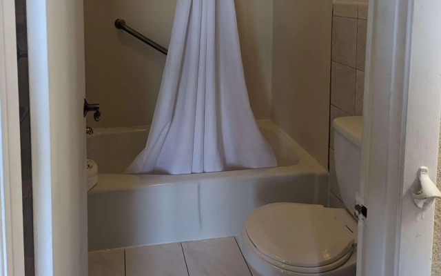 Quality Inn & Suites Northampton - Amherst