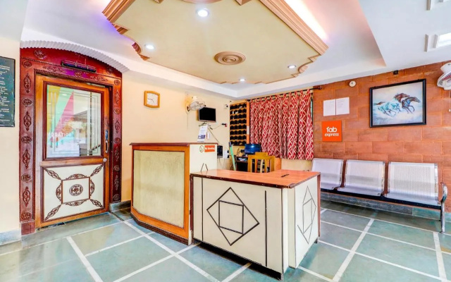 OYO 18667 Harry Inn