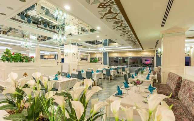 Adenya Hotel & Resort