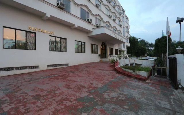 Oyo 19320 Hotel Chanakaya